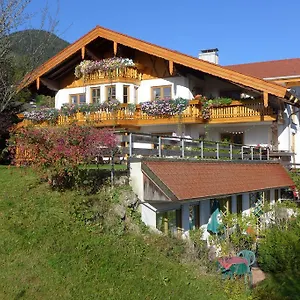 https://pension-berghof.com-bavaria.com
